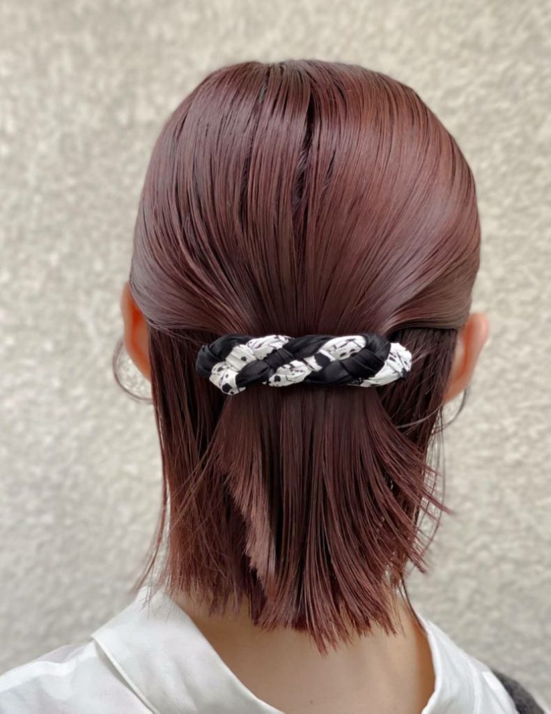 ショートヘア・ボブスタイルでも楽しめる 大人向けヘッドアクセサリー、ヘアアレンジ