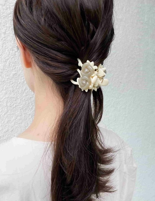 特集 22秋 冬にもおすすめ ヘアクリップやバレッタを使った簡単ポニーテールアレンジ ヘアアクセサリーのacca Acca